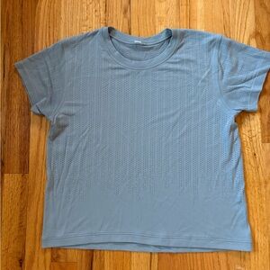 Lululemon blue gray short sleeve training top size 4